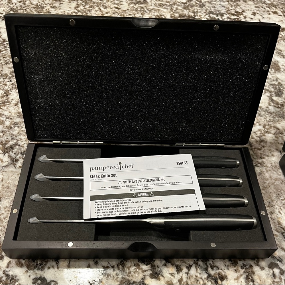 Pampered Chef  BRAND NEW 
Set of Luxury Steak Knives 
in Black Wooden Case - Picture 13 of 16